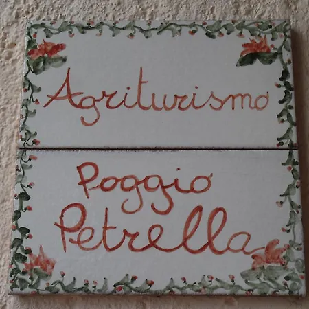 Poggio Petrella Фермерский дом *