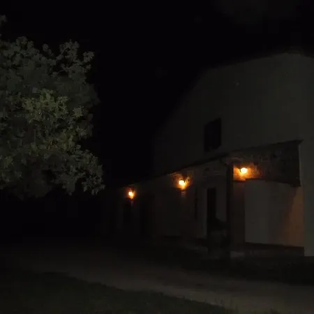 Poggio Petrella Фермерский дом